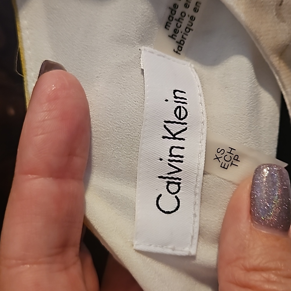 Calvin Klein women's flowered blouse - Picture 2 of 4